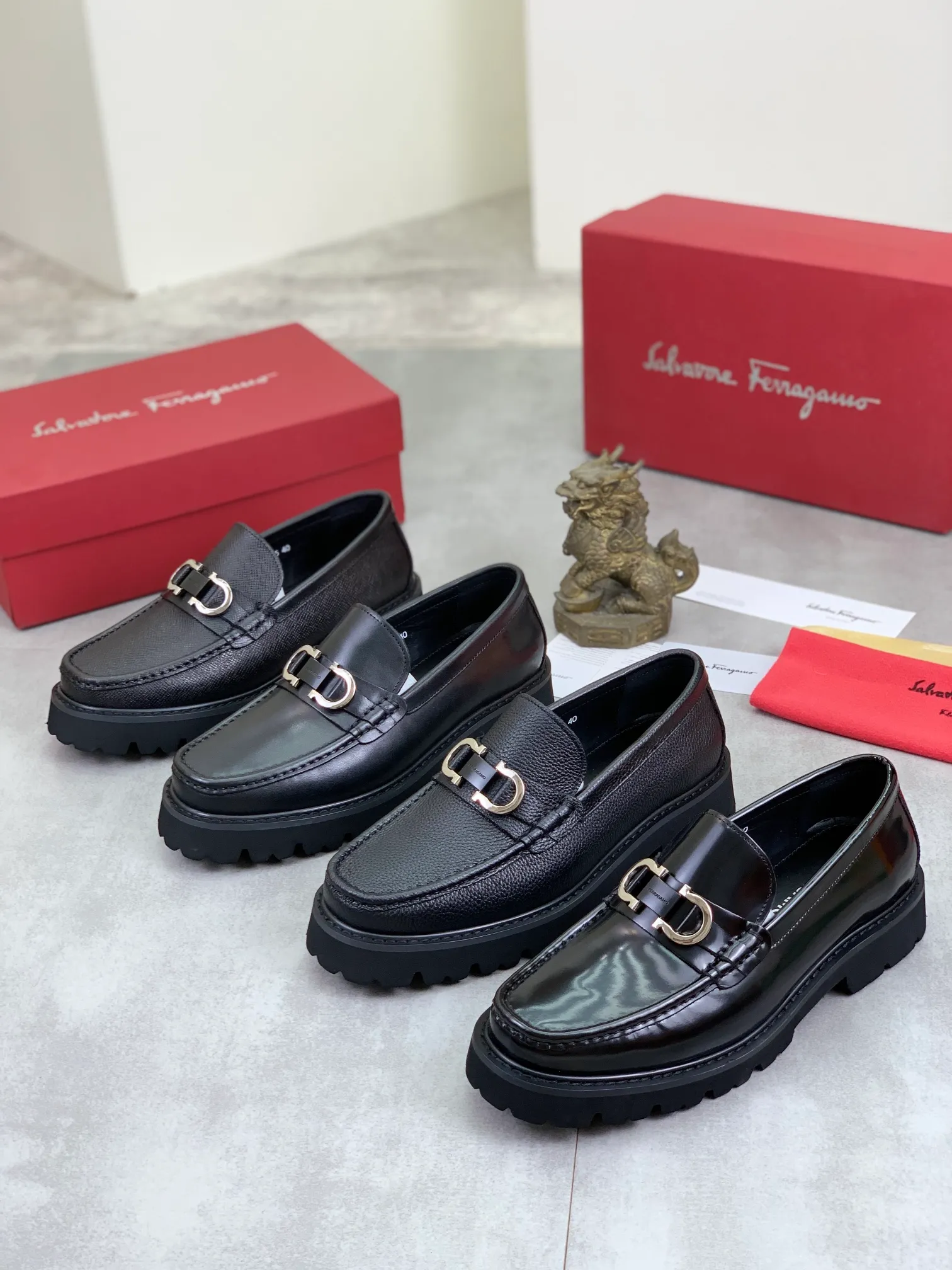 Men's Men's Shoes 💰P460💰[New Style] Water-dyed Niuli 🆘[Salvatore Ferragamo] Ferragamo's latest casual business leather shoes for men! Available at counters simultaneously! The fabric is made of specially imported original calfskin, the lining is made of imported water-dyed cowhide, and the original lightweight foam outsole is absolutely luxurious and leads the fashion trend. Matching code: 38-45; 4️⃣ colors available